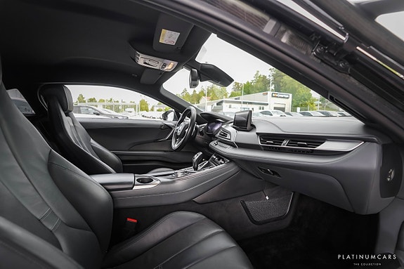 BMW i8 10 of 18