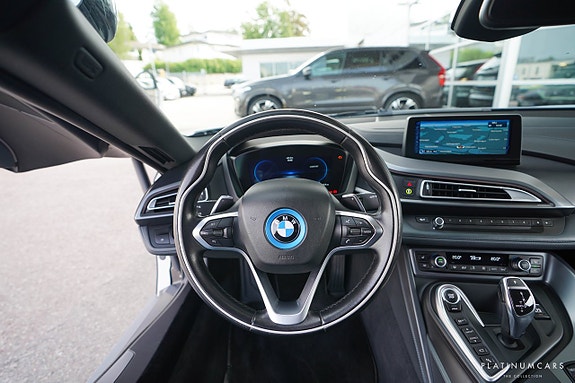 BMW i8 12 of 18