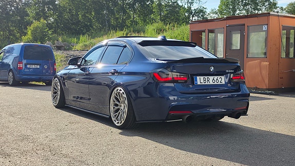 BMW 340i 3 of 4