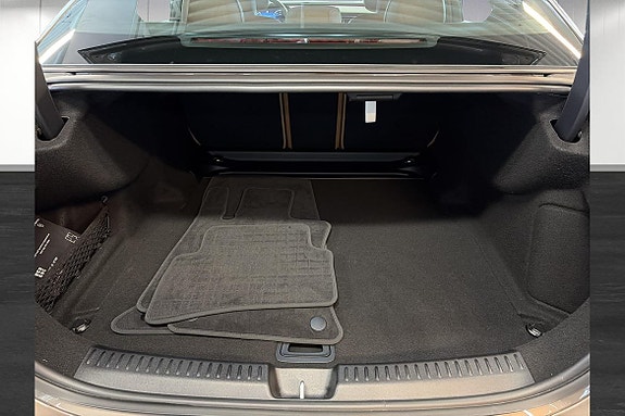 Mercedes-Benz E220 24 of 26