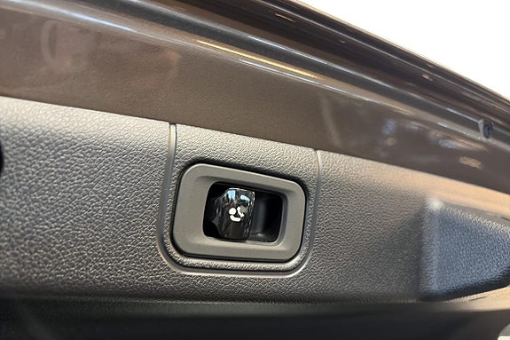 Mercedes-Benz E220 25 of 26