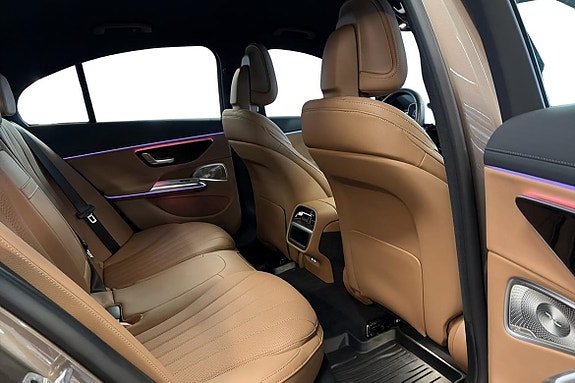 Mercedes-Benz E220 22 of 26