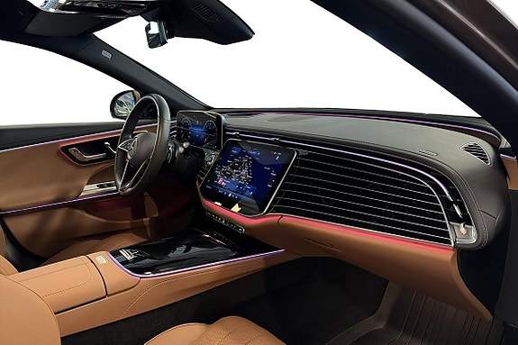 Mercedes-Benz E220 21 of 26
