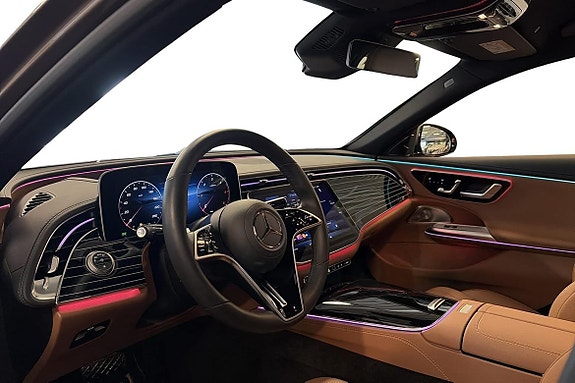 Mercedes-Benz E220 11 of 26