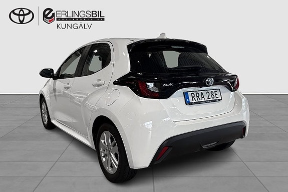 Toyota Yaris 3 of 12