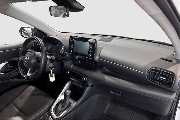 Toyota Yaris 7 of 12