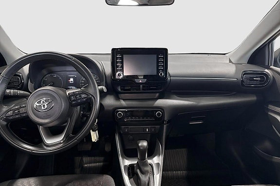 Toyota Yaris 10 of 12