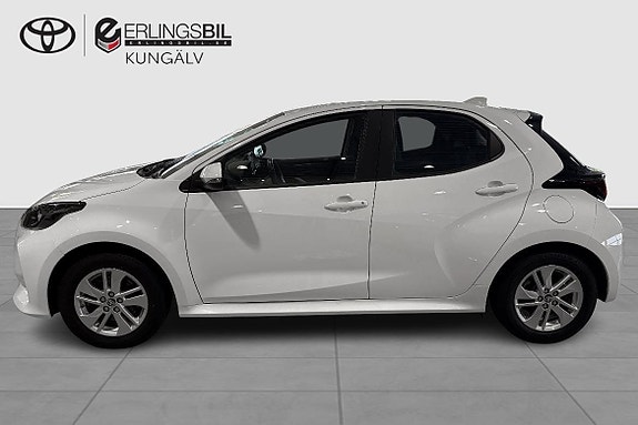 Toyota Yaris 4 of 12