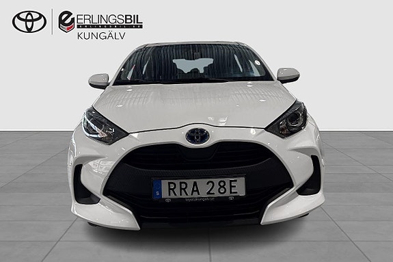 Toyota Yaris 6 of 12