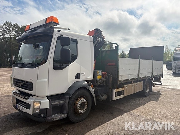 Flakbil Volvo 280 med kran