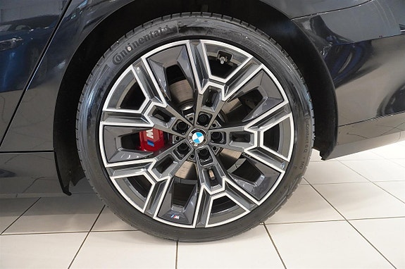 BMW 530e 5 of 5