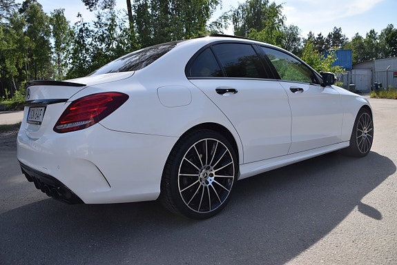 Mercedes-Benz C300 5 of 5