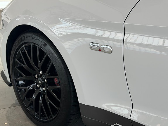 Ford Mustang 9 of 25