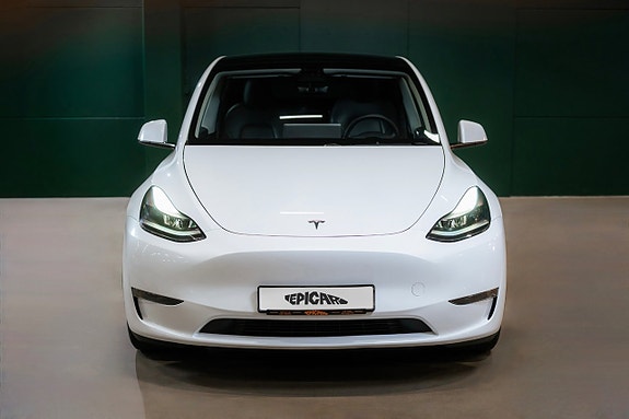 Tesla Model Y 5 of 23
