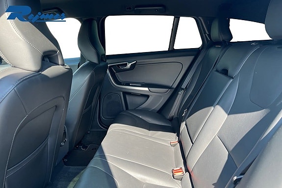 Volvo V60 Cross Country 17 of 23