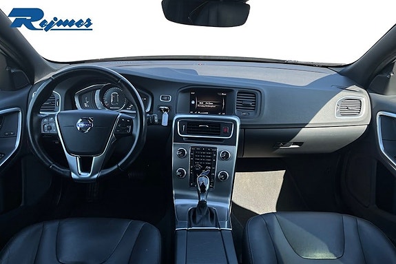 Volvo V60 Cross Country 9 of 23