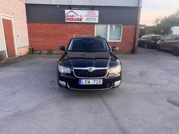 Skoda Superb 2 of 5