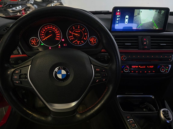 BMW 320d 14 of 16