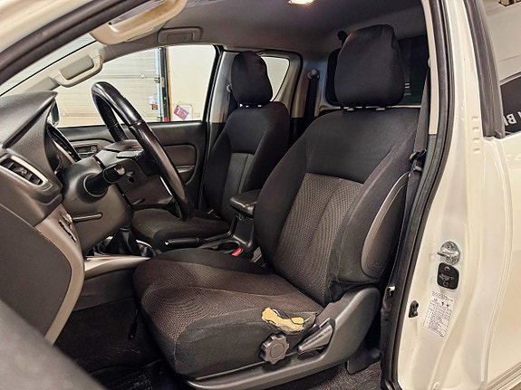 Mitsubishi L200 Club Cab 4 of 5