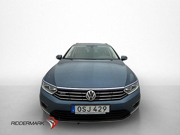 Volkswagen Passat 2 of 5
