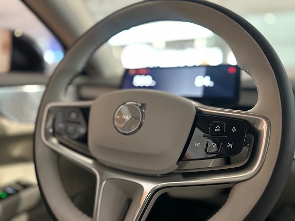 Volvo ES90 14 of 18