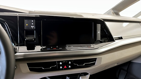 Volkswagen California 10 of 13
