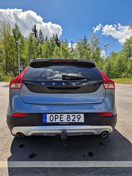 Volvo V40 Cross Country 3 of 13