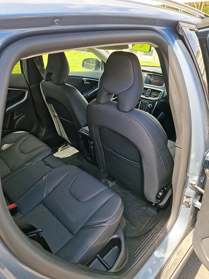 Volvo V40 Cross Country 12 of 13