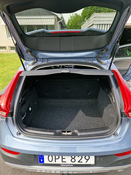 Volvo V40 Cross Country 13 of 13