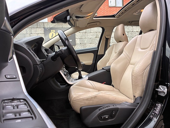 Volvo V60 18 of 26