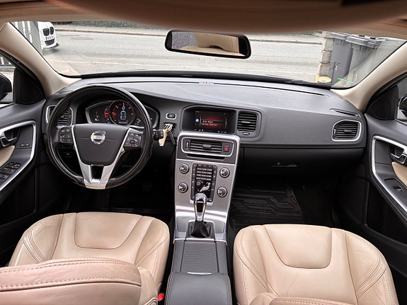 Volvo V60 12 of 26
