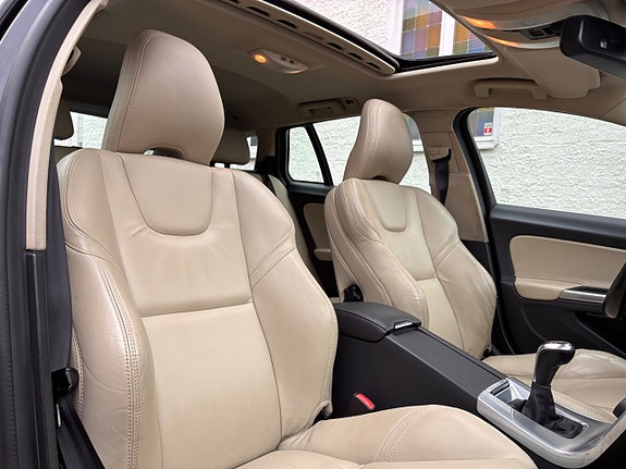 Volvo V60 22 of 26