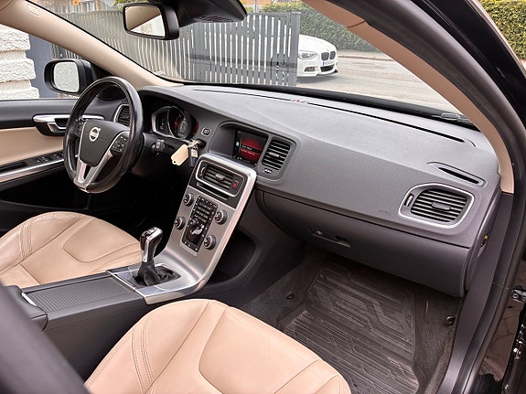 Volvo V60 20 of 26
