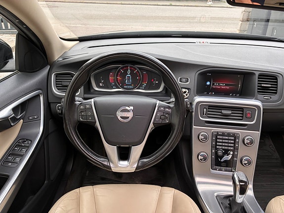 Volvo V60 13 of 26