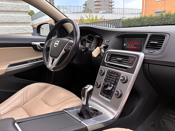 Volvo V60 14 of 26