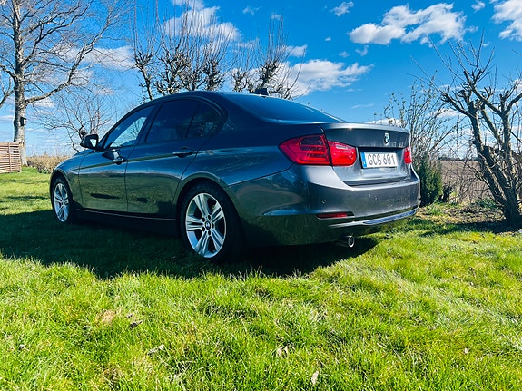 BMW 320d 2 of 4