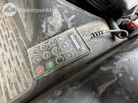 Scania p320 med en schwing Betongpump 11 of 27