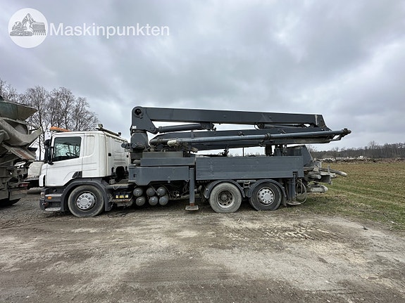 Scania p320 med en schwing Betongpump 7 of 27