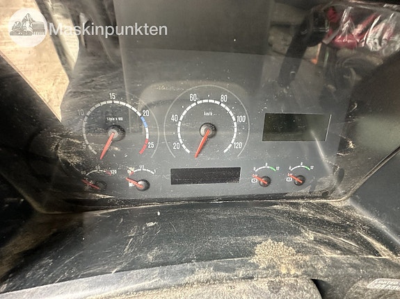 Scania p320 med en schwing Betongpump 19 of 27