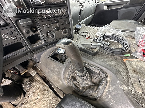Scania p320 med en schwing Betongpump 14 of 27