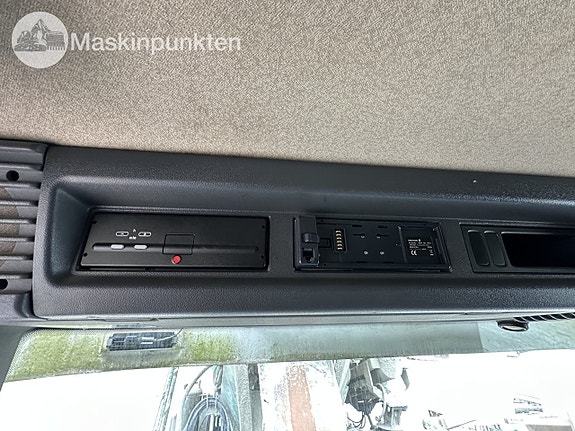 Scania p320 med en schwing Betongpump 17 of 27