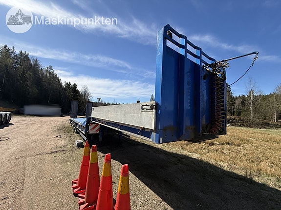 MC CAULEY 3 AXLE STEPFRA 3 of 27
