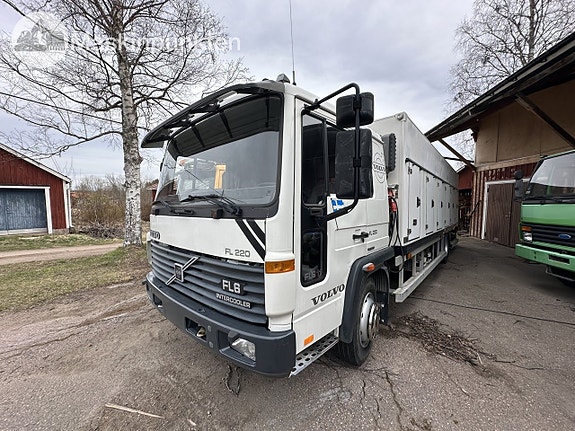 VOLVO FL 611 4X2 med kylskåp