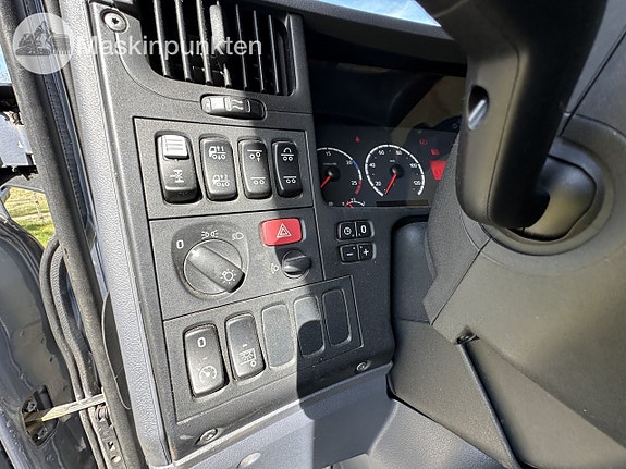 Scania p380 hästlastbil 24 of 27