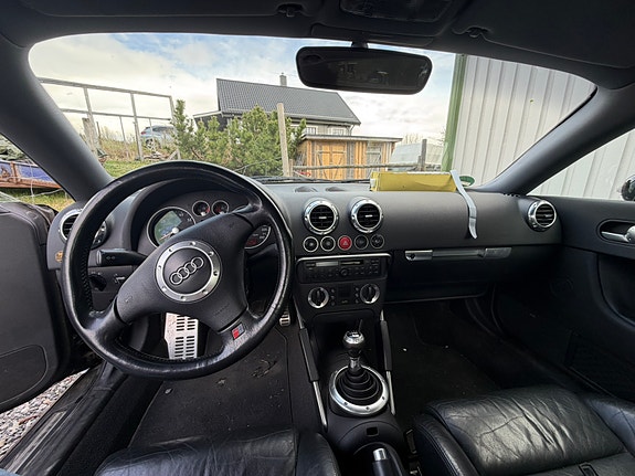 Audi TT 3 of 5