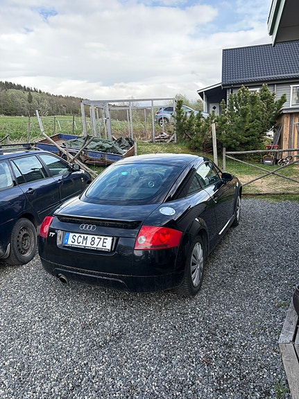 Audi TT 2 of 5