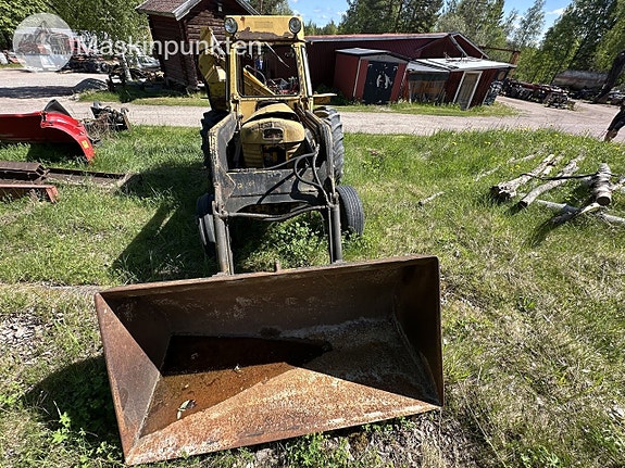 Traktorgrävare Massey ferguson 2 of 27