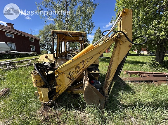 Traktorgrävare Massey ferguson 6 of 27