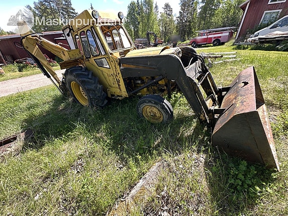 Traktorgrävare Massey ferguson 3 of 27