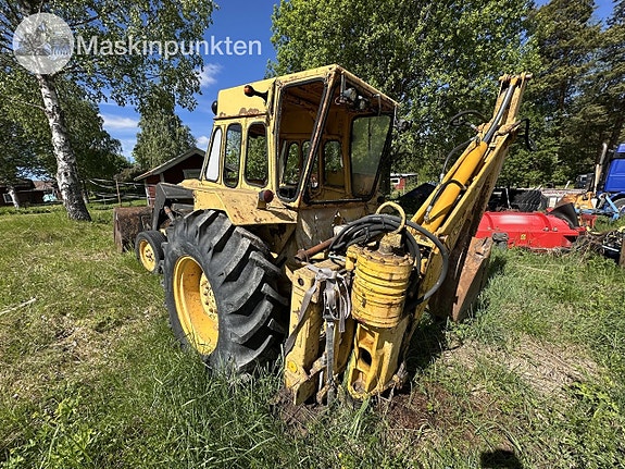 Traktorgrävare Massey ferguson 7 of 27